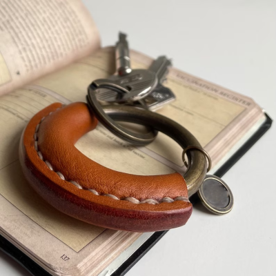 🎁Buy 2 FREE SHIPPING🎁 Personalized Leather keyring -  sturdy, elegant and handmade in our studio to love and last.