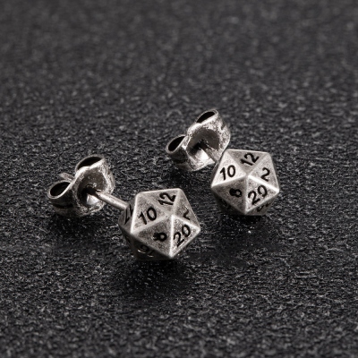 Doldols Retro D20 Dice Earrings, D20 Dice Stud Earrings in Vintage Silver, Sterling Silver Dice Earrings, D20 Stud Earrings, DND Jewelry, DND Gifts