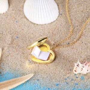 heart in sand